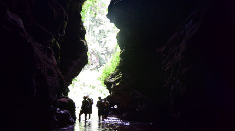 my-vanuatu-millenium-cave-people-exploring